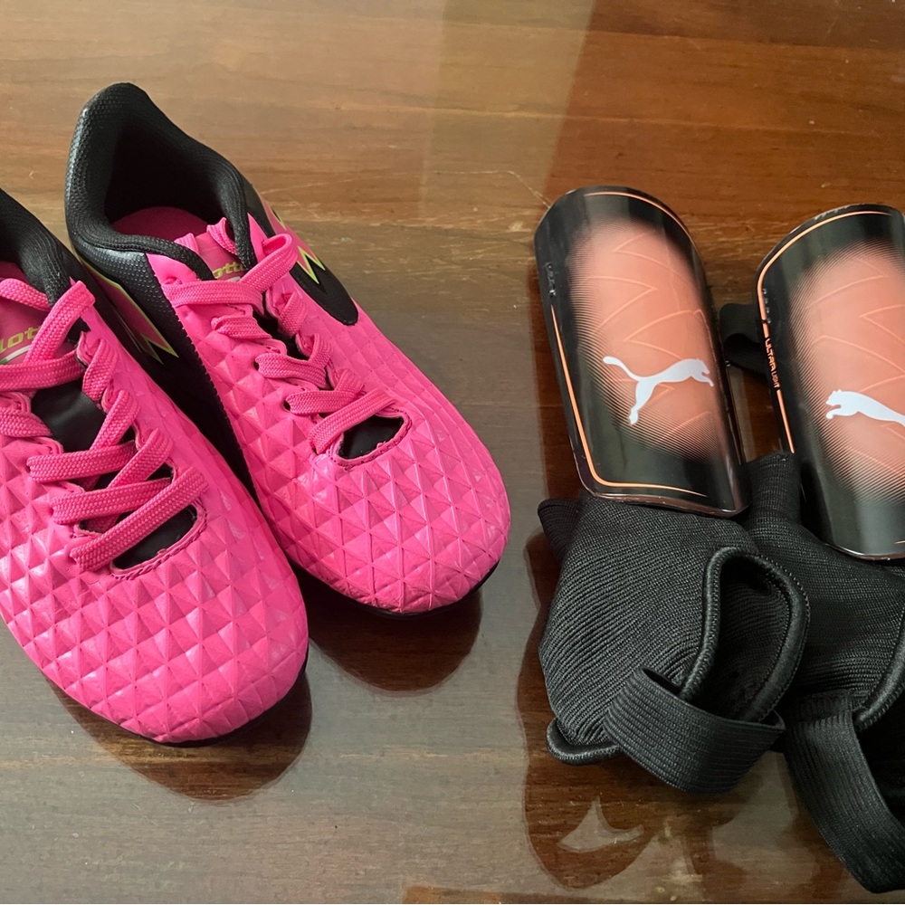 Lotto soccer cleats/Puma shin guards